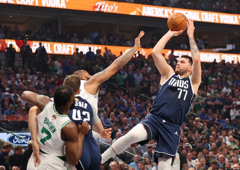 Dallas razbio Boston s čak 38 koševa razlike te izborio petu utakmicu finala