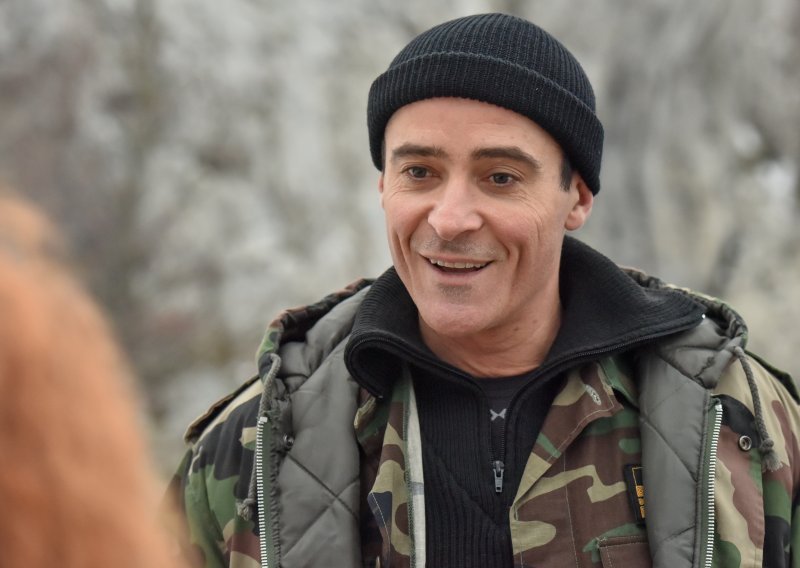 Goran Višnjić u vožnji života: Sjeo za upravljač tenka