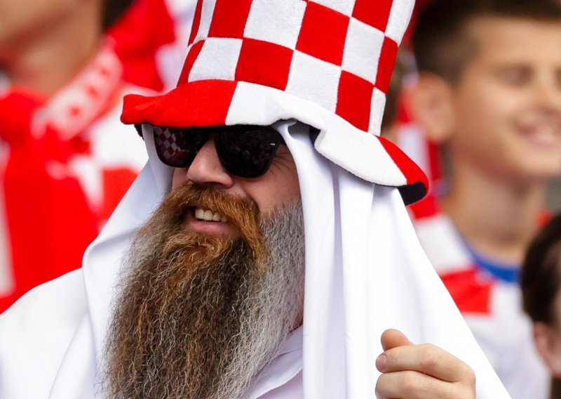 Ugledni španjolski list Marca slavi naše navijače: Hrvatska je pobijedila na tribinama!