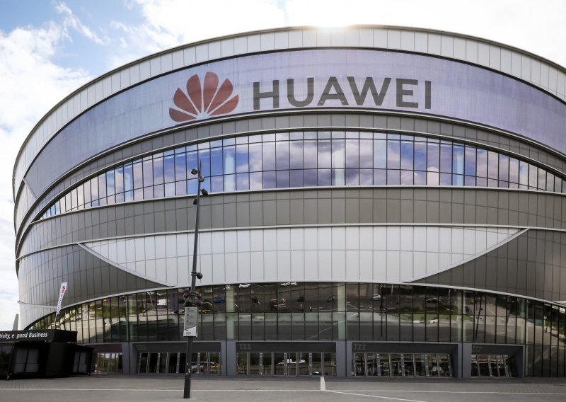 Skok prihoda i dobiti Huaweija unatoč američkim sankcijama