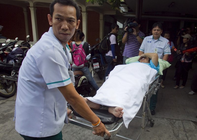Evakuirana bolnica koju su zauzele 'crvene košulje'