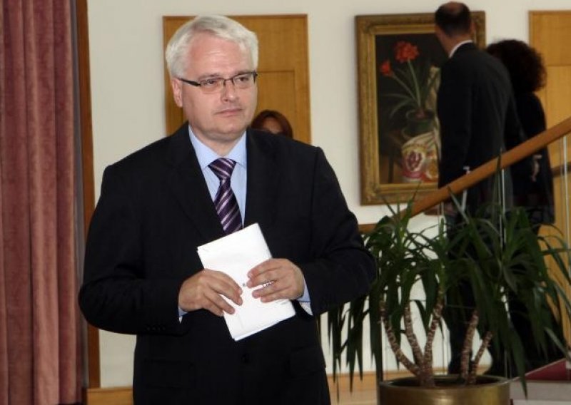 Josipović daje izjavu o izvješću SOA-e