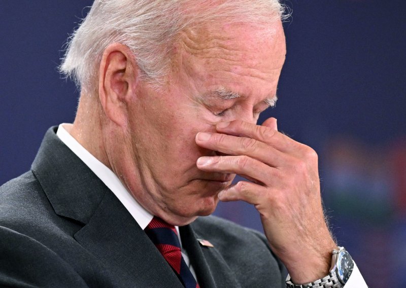 Novi Bidenov gaf, rekao da je služio kao prva crna žena