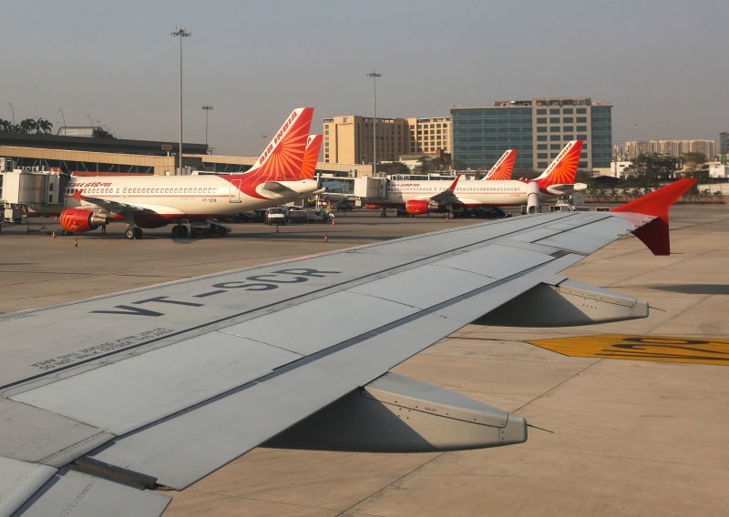 Air India obavio prvi let oko svijeta sa ženskom posadom