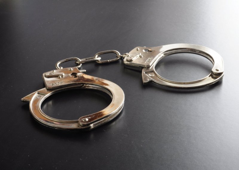 Zagrebačka policija uhitila 60-godišnjaka zbog pokušaja iznude za nepostojeći dug