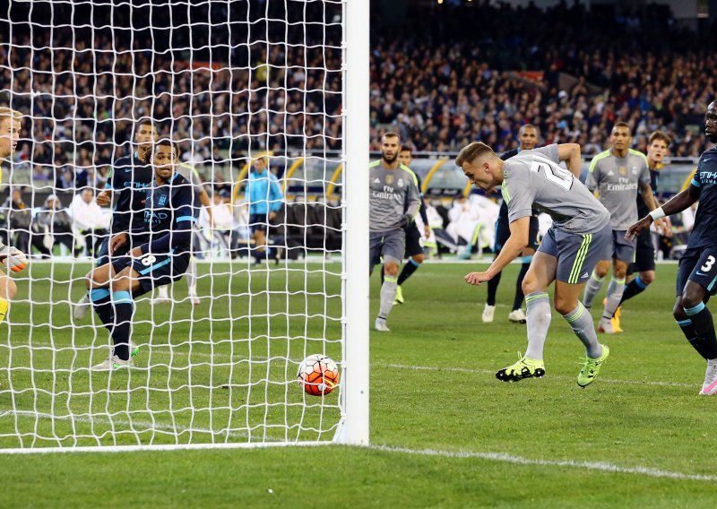 Real isprašio Manchester City, Benitez žrtvovao Modrića!