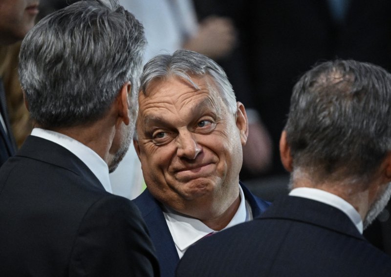 Orban opet okupio Habsburšku monarhiju: Stvaramo formaciju,
nebo nam je granica