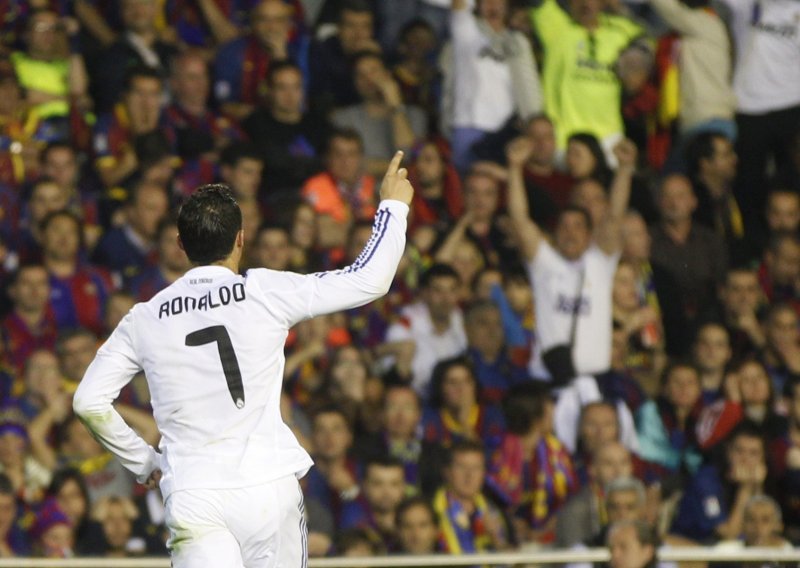 Ronaldo nagrađen za rekordnu sezonu