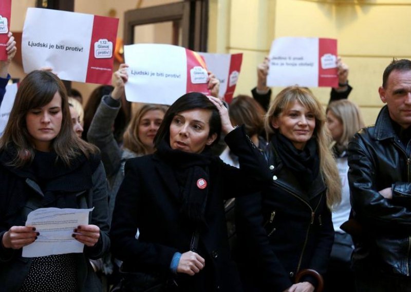 Iza referenduma o braku zapravo se krije stranka Hrast