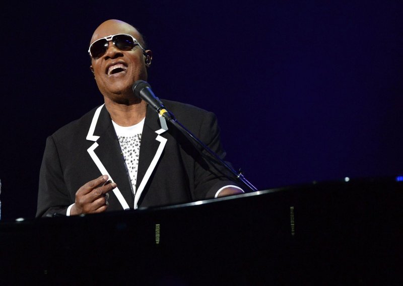 Stevie Wonder poručio: Ove godine će svima otkriti istinu