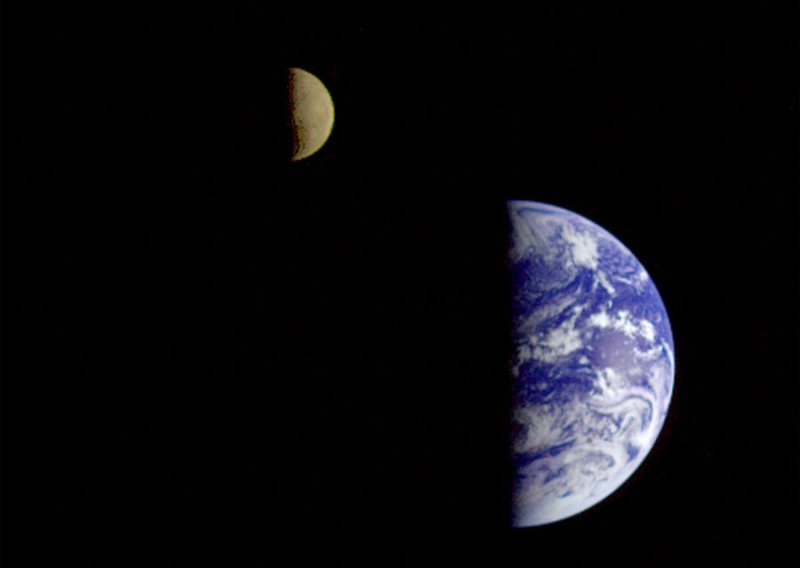 Prvi put iz svemira snimljen ples Zemlje i Mjeseca
