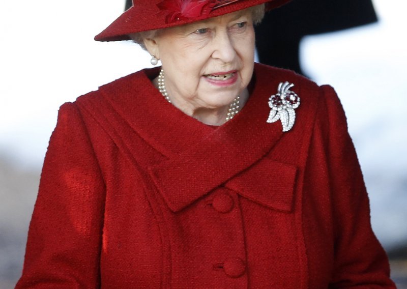 Elizabeta II. se tradicionalnom porukom obratila Britancima