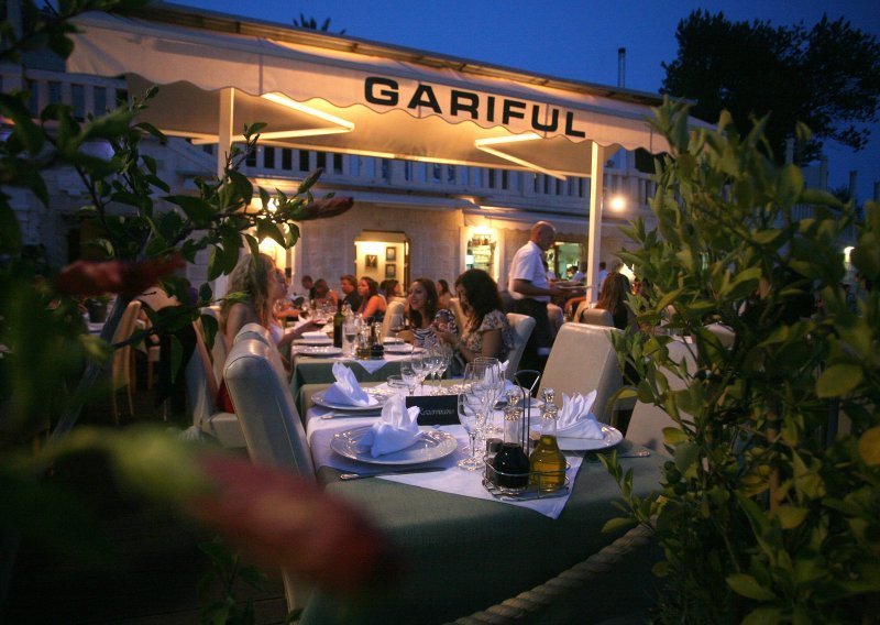 Na Hvaru šipkom u glavu izudarali vlasnika poznatog restorana i ribara Miju