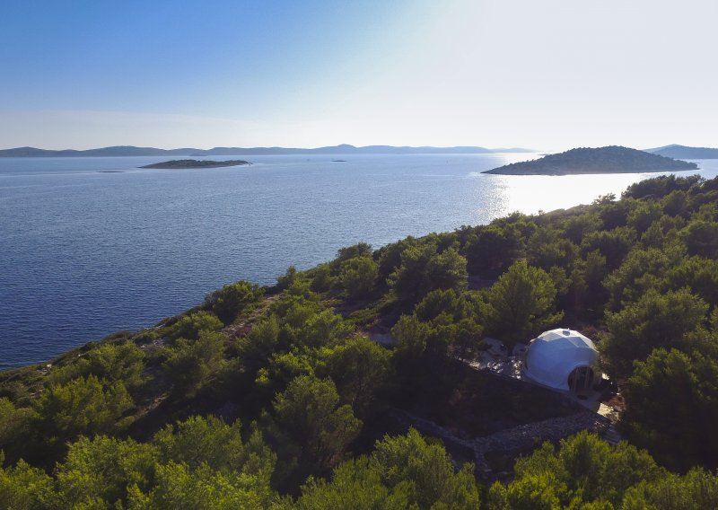 Pogledajte prvu glamping kupolu na otoku Mišjaku