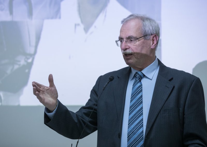 Utemeljitelji HDZ-a razapeli Hebranga: 'Nikako da počne razlikovati dobro od zla'