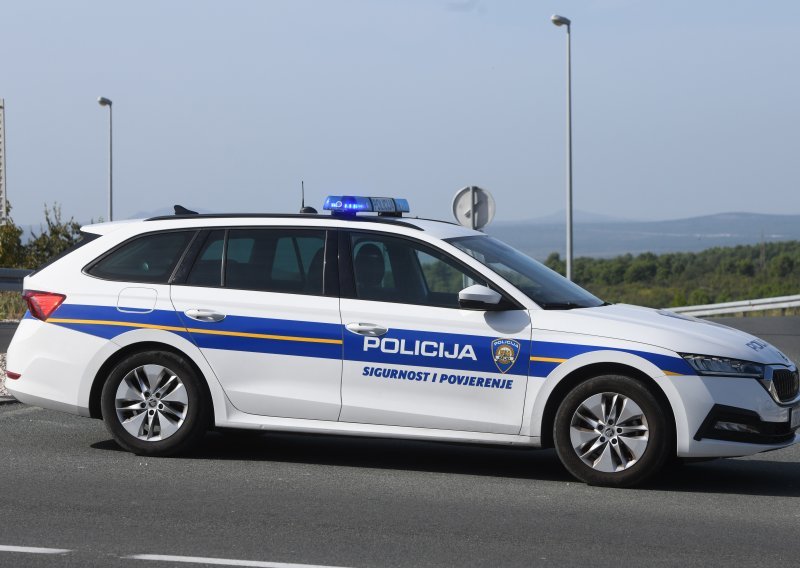 Poginuo vozač kombija, policija traži svjedoke nesreće na autocesti