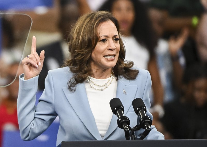 Kamala Harris dobila dovoljno glasova za demokratsku predsjedničku kandidaturu