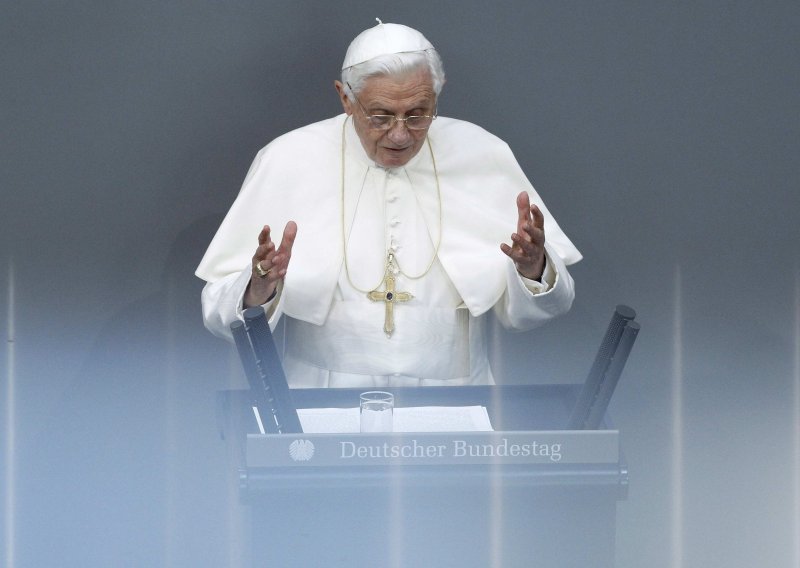Benedikt XVI- pozvao na etičnost u gospodarstvu