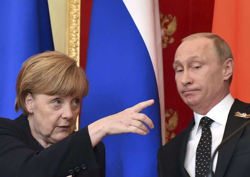 Merkel: G8 opet moguć kad Rusija prihvati zajedničke vrijednosti
