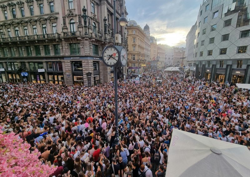 Glavni osumnjičenik se autom htio zabiti u ljude na koncertu Swift