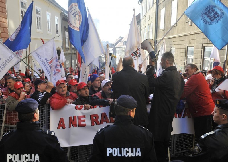 Gospodarski sindikati traže zabranu otpuštanja