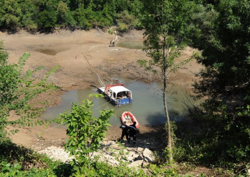 Brljansko jezero gotovo isušeno, Antoniji ni traga