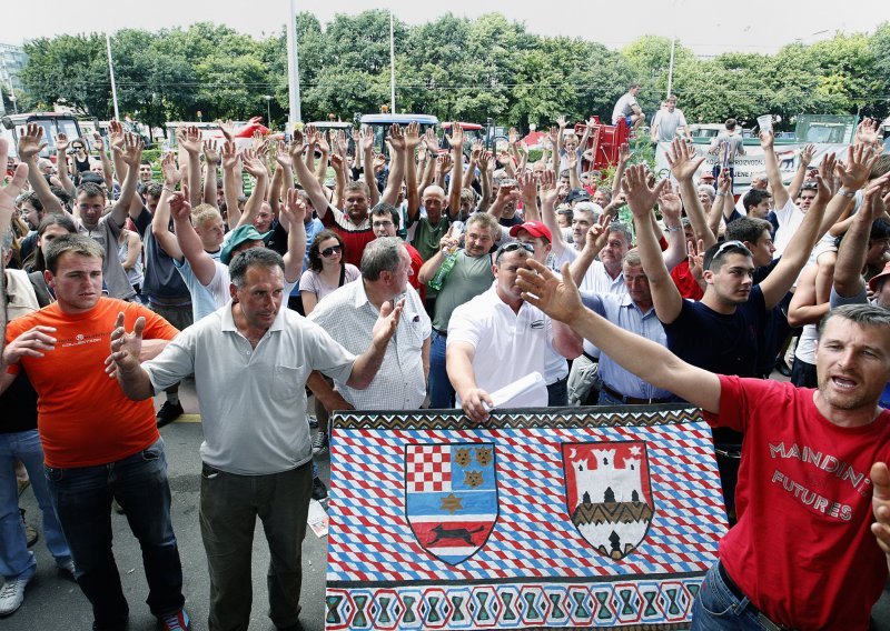 Unatoč dogovoru seljaci traže ostavke pregovarača