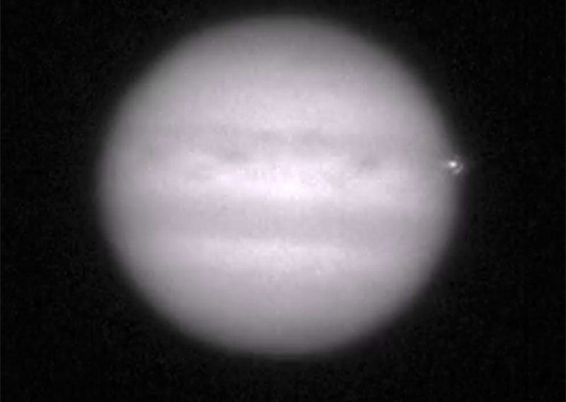 Amater snimio siloviti udar u Jupiter!