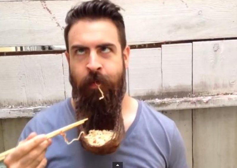 Postao zvijezda interneta zbog brade iz koje jede