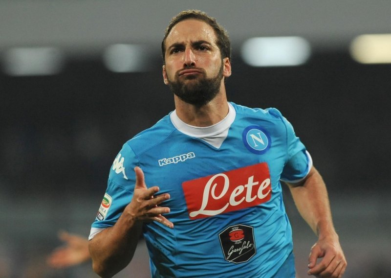 Higuain zadržao Napoli u borbi za titulu prvaka