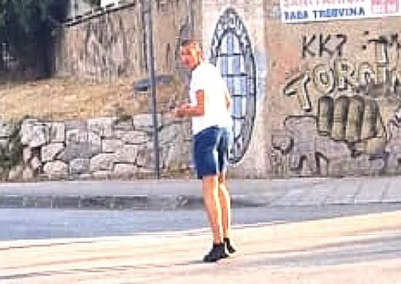 Policija traži pomoć: Prepoznajete li muškarca s fotografije?
