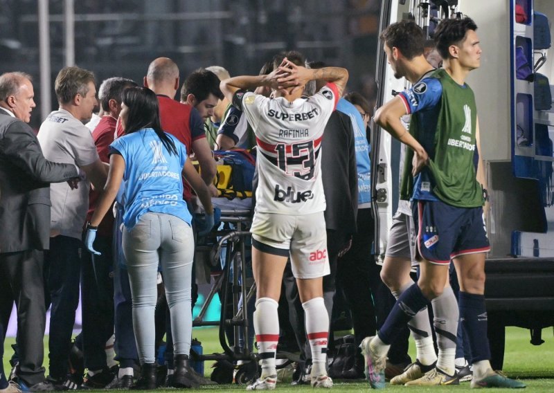Drama na stadionu u Brazilu; igrač se srušio, liječnici ga oživljavali