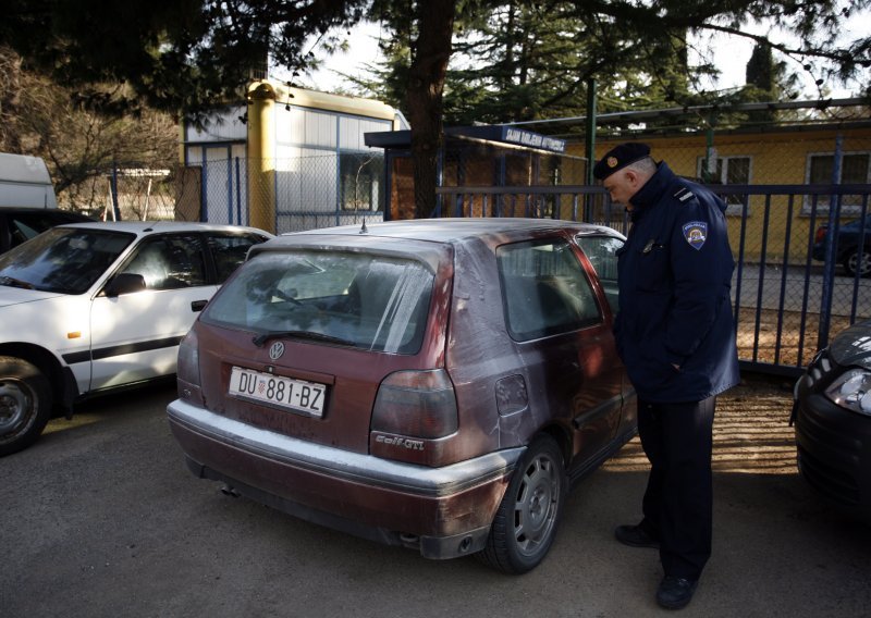 Dvoje ranjenih u eksploziji spremnika auto-plina