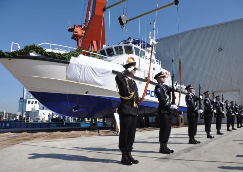 U Puli porinut policijski brod Marino Jakominić