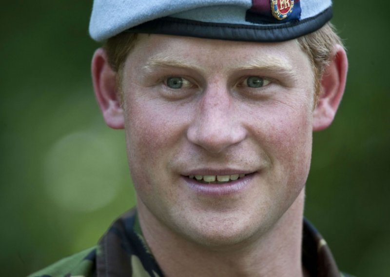 Princ Harry ostavio manekenku Flee zbog vojske