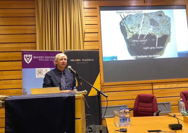 Znanstvenici pokazali djelić meteorita pronađenog u JAR-u