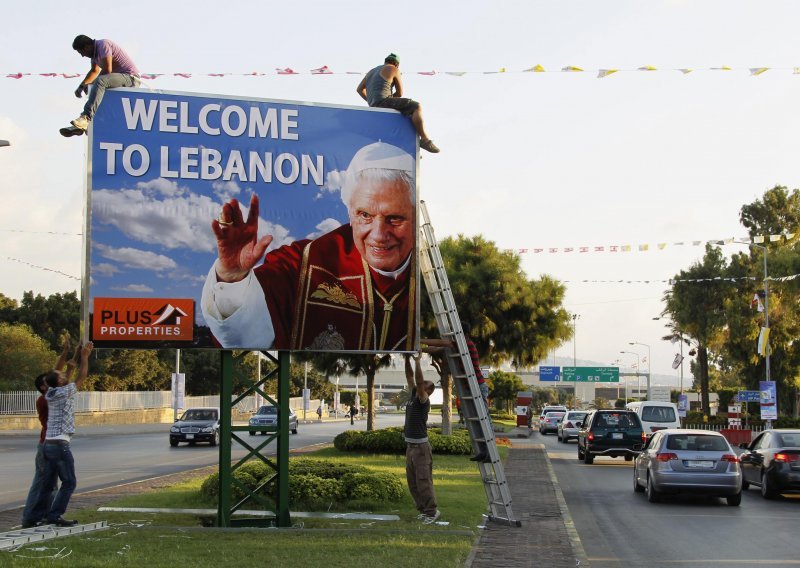 Papa u Libanonu na 50 km od ratnog sukoba