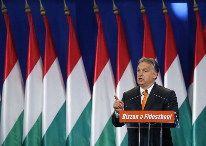 Mađarska vlada želi uvesti porez na internet!