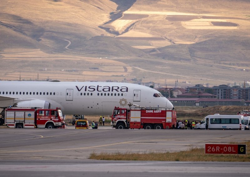 Avion s gotovo 250 putnika prisilno sletio u Tursku zbog dojave o bombi