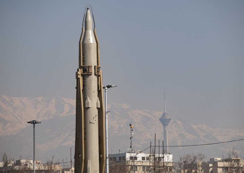 Iran lansirao istraživački satelit u orbitu, drugi puta ove godine
