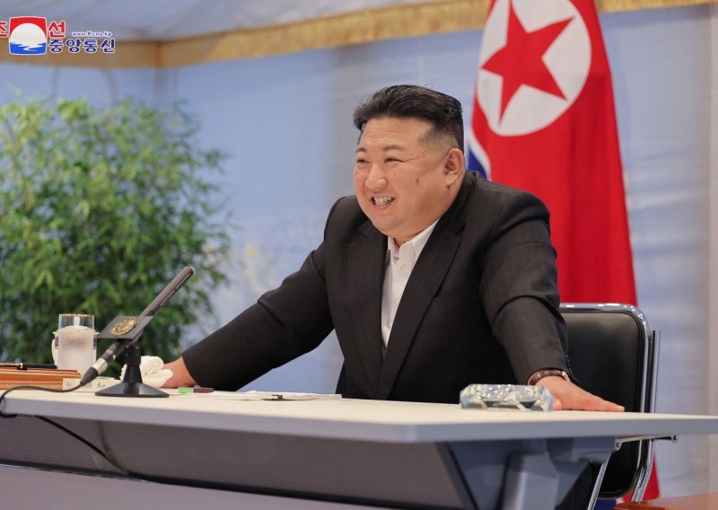 Sjeverna Koreja gradi luku budućnosti: Kim Jong Un otkriva planove za jačanje mornarice