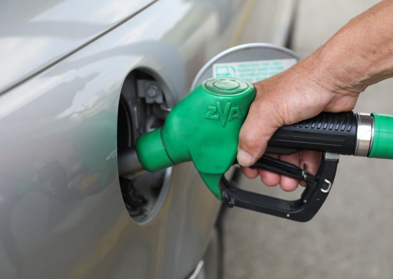 U utorak stižu nove cijene goriva. Evo koliko ćete plaćati litru benzina i dizela