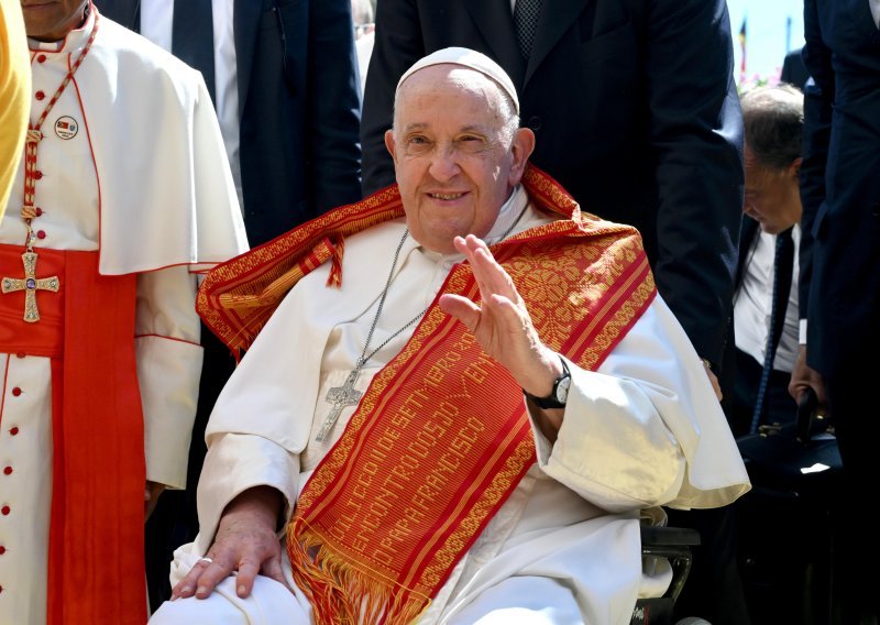 Papa Franjo: Mnoge zemlje muče se s natalitetom, trebamo migrante