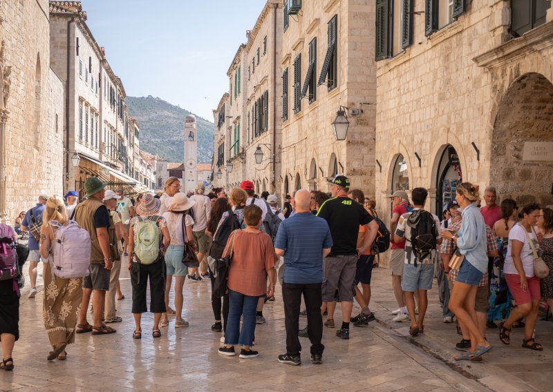 Dolazaka manje, noćenja više: Kako je protekla špica turističke sezone?