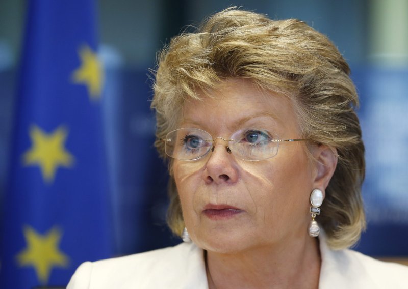 Reding: Croatian gov't is doing harm to Croatia