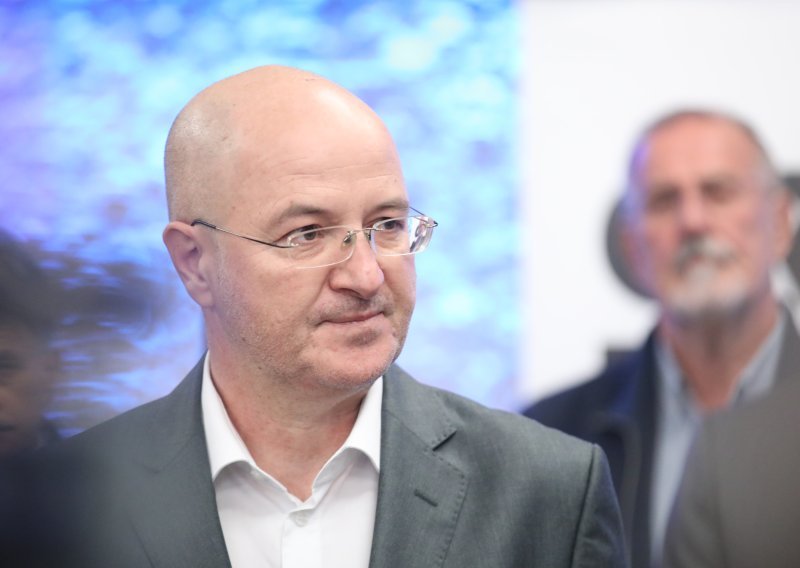 Radić: Lozo ima najveće kvalifikacije za predsjednicu, ima znanstvenu karijeru i petero djece