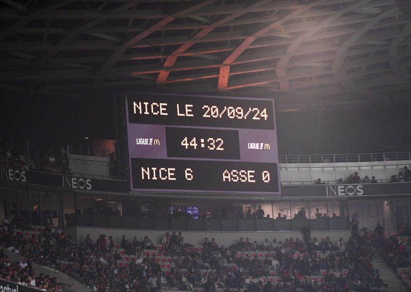Nezapamćen poraz; navijači su napustili stadion već u prvom poluvremenu