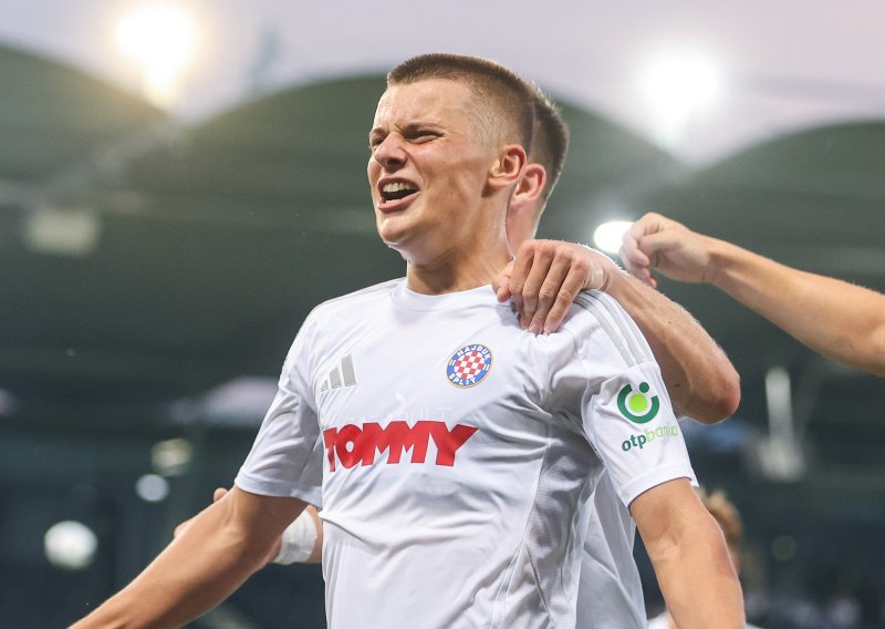 Pogledajte spektakularan gol Brune Durdova za vodstvo Hajduka i ludnicu na Poljudu