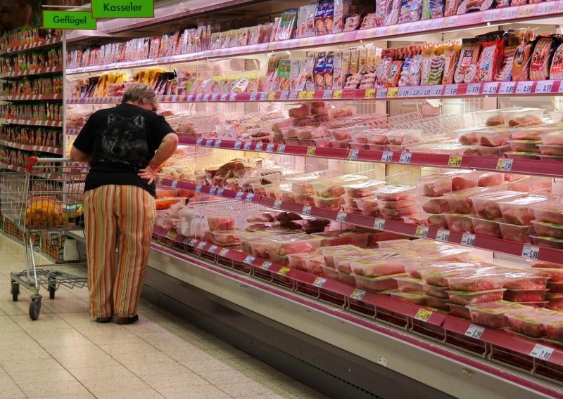 Potrošačke cijene u rujnu za 1,6 posto veće nego lani