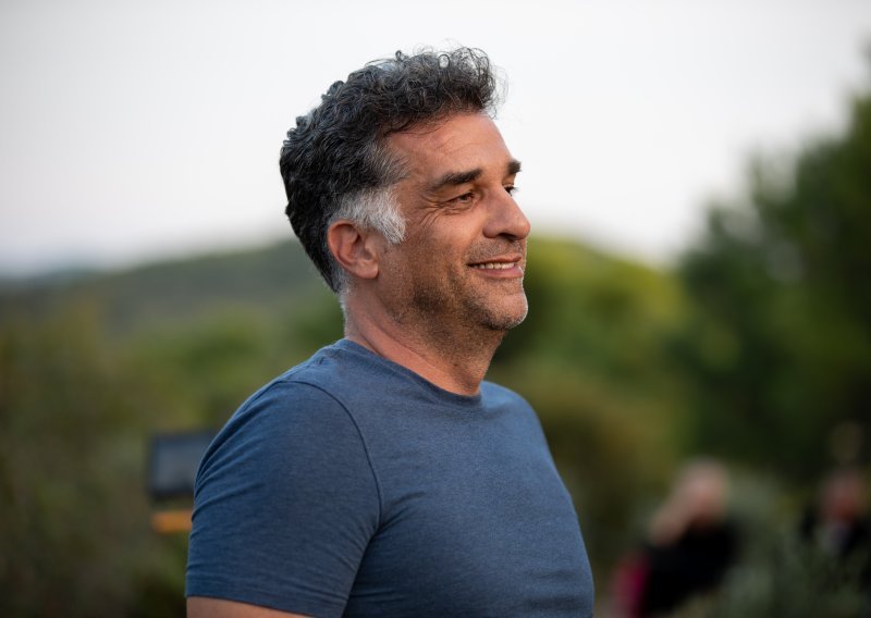 Danis Tanović o novom filmu, nagradama i obitelji: 'Petero djece, četiri mace, tri psa i 28 godina kasnije...'